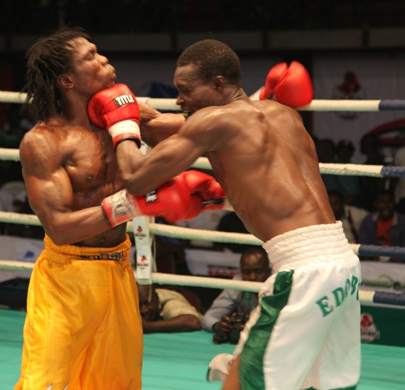Stanley Edo Boy eribo jabs Capo Olalekan