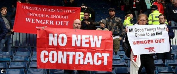 Fans calling for Wenger to be out