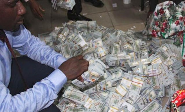 Dollars and Euro recovered in Lagos flat