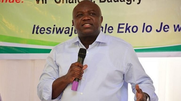 Governor Akinwunmi Ambode of Lagos doled N500m to 275 CDAs