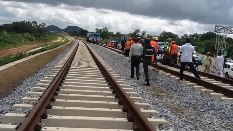 Some experts lamented that China is taking advantage of the ailing state of the Nigerian economy to provide infrastructure loans, which do not come in cash but as projects executed by Chinese consortium and personnel.