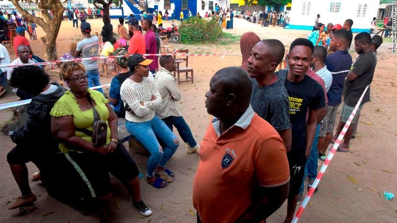 Liberians line up to cast votes
