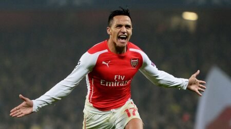 Alexis Sanchez in action for Arsenal