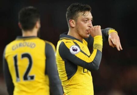 Middlesbrough 1 Arsenal 2: Ozil keeps top-four hopes alive Mesut Ozil has been involved in four goals in his last four Premier League games (2 goals, 2 assists).