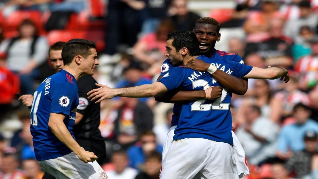 Sunderland 0-3 Man Utd: Visitors victorious against 10-man strugglers Man Utd cruise to a comfortable win at Sunderland