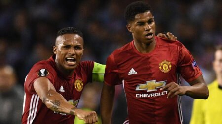 Antonio Valencia has apologised liking an Instagram post "time for Mourinho to go"