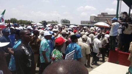 May Day: Workers humiliate Saraki, Dogara, others in Abuja Uuh