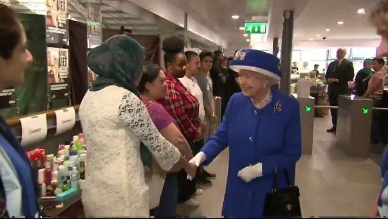 Queen, Prince William visit victims, Grenfell Tower centre