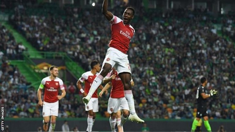 Danny Welbeck scores as Arsenal beat Lisbon to stretch winning streak