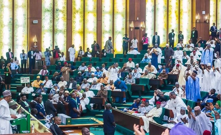 Lawmakers attempted to disrupt the 2019 budget presentation by President Muhammadu Buhari