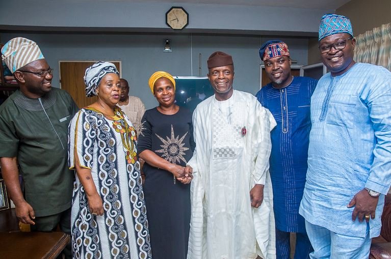 VP Osinbajo engages with the Family of Chief Mrs. Lucia Onabanjo