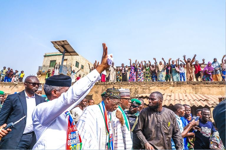 Electric reception for VP Osinbajo, APC in Kwara Vice President Yemi Osinbajo was received by mammoth crowds everywhere he went in Ilorin, Kwara State