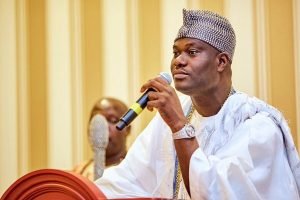 Alaafin fights Ooni in fiery clash over chieftaincy title