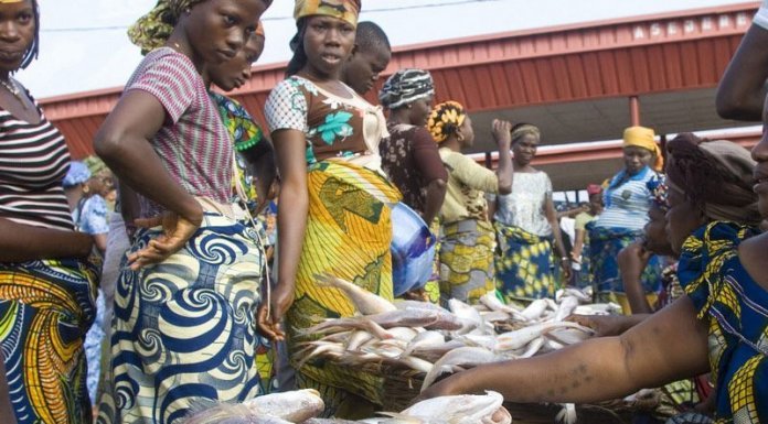 Federal Government has agreed that markets in Lagos, FCT and Abuja be opened for four hours