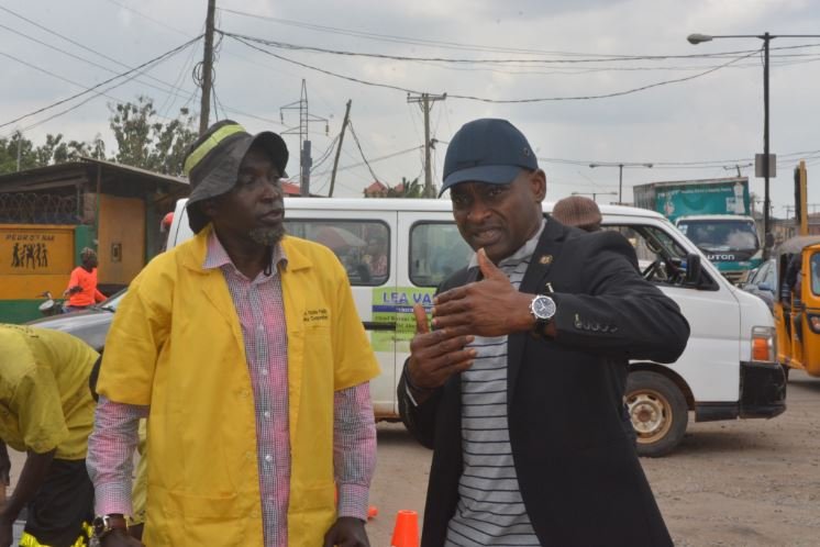 Lagos announces traffic diversion from Mile 12 to Ketu Engr Olufemi Daramola (R), General Manager, Lagos State Public Works Corporation