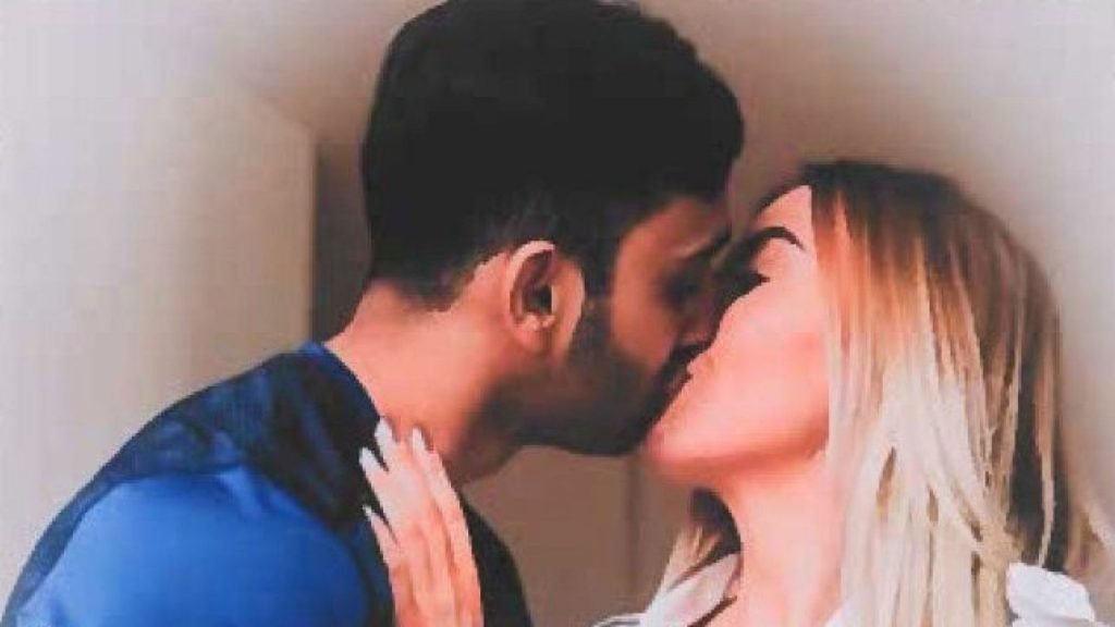 Prison officer jailed over relationship with inmate prison officer jailed