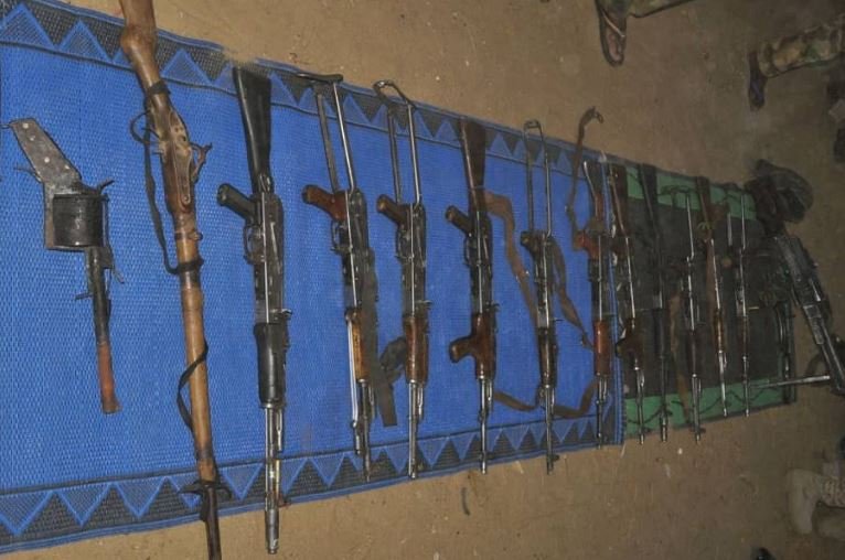 Cattle bandits killed in joint Nigeria-Niger raid Nigerian troops have recovered arms from killed bandits in Zamfara