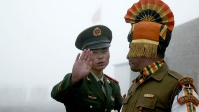 An Indian and Chinese soldier