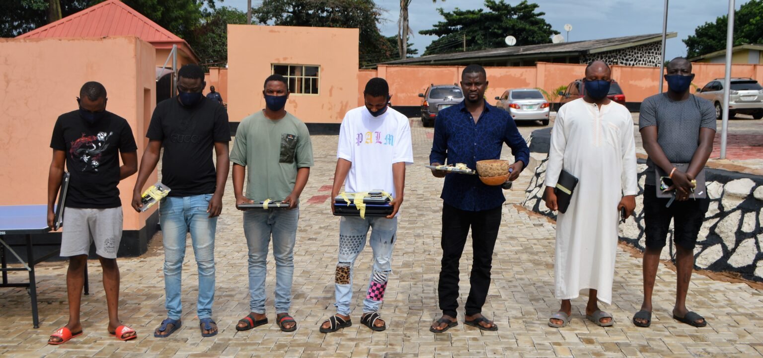 EFCC arrests brothers, 3 others for alleged internet fraud in Ibadan Arrested Ibadan