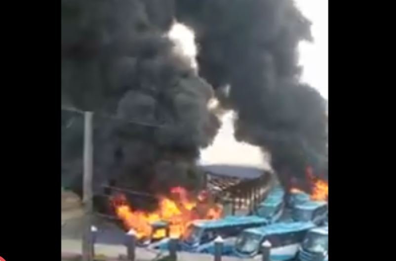 Lagos mob burns BRT bus as driver dies in crash BRT buses burnt at the Oyinbo terminal in Lagos, Nigeria