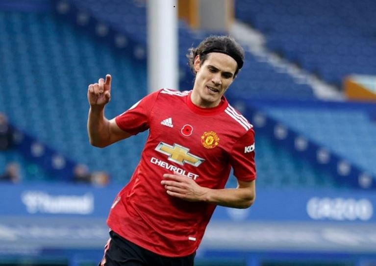 Edison Cavani scores his first Manchester United goal against Everton in the league Europa League