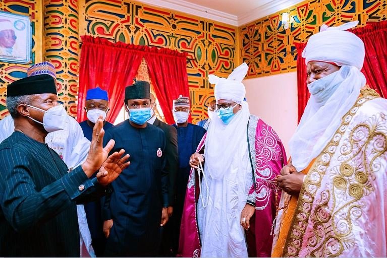 Vice President Yemi Osinbajo exchanging pleasantries with the Emir of Lafia and other Royal Fathers