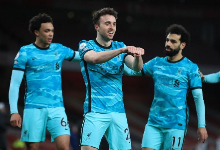 Liverpool thrash Arsenal to boost top four hopes