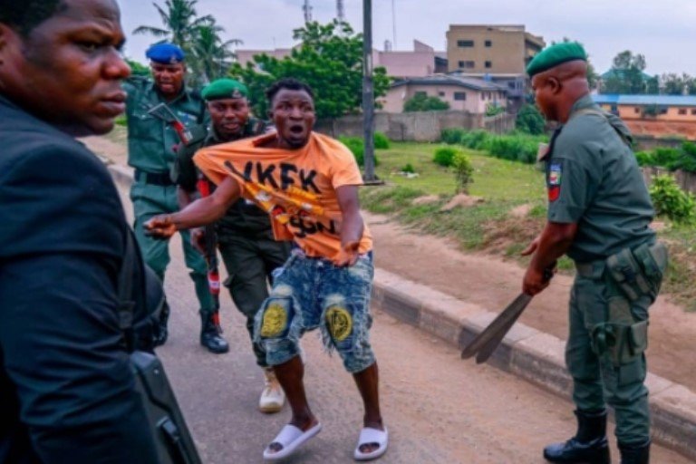 Sanwo-Olu’s convoy arrests suspected armed robbers
