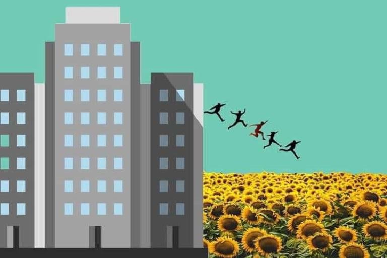 Myanmar: Five youths jump from building to evade military Five youths jumped to their deaths to escape Myanmar military forces