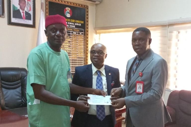 EFCC recovers N1.3m for Awka South LG EFCC presenting the recover N1.3million to Awka South LGA