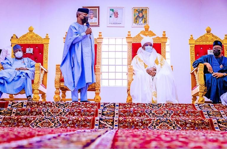 Vice President Yemi Osinbajo delivering a speech at the wedding ceremony