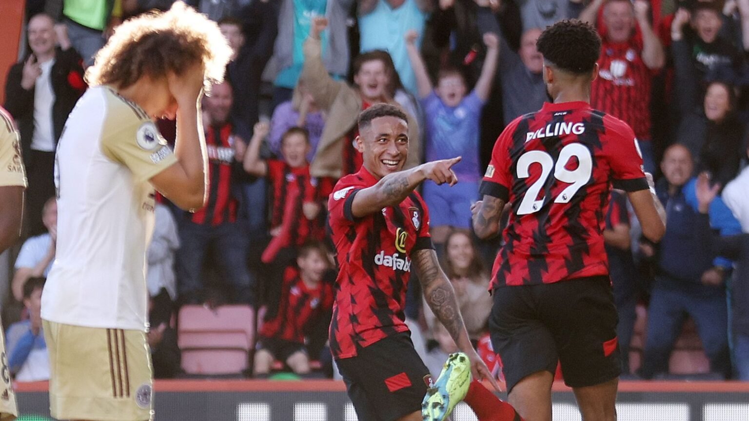 Philip Billing celebrates with Marcus Tavernier Bournemouth