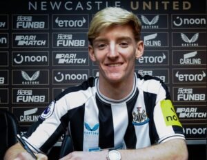 Barcelona agree £69m-plus deal with Newcastle for Gordon