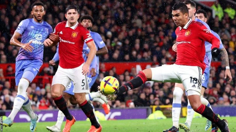 Man United’s Casemiro ‘out for several weeks’ with hamstring injury
