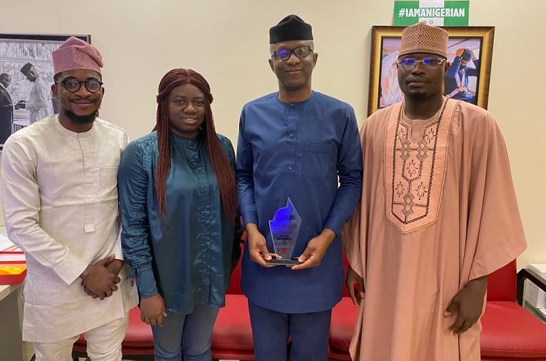 Laolu Akande bags a 2022 Special Recognition Award Bimbo