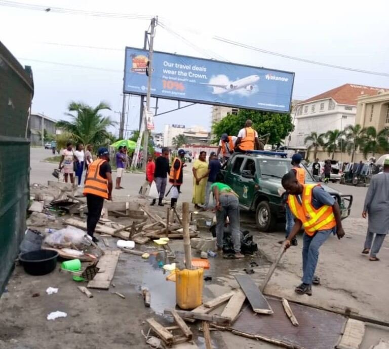 Oyo prohibits street trading