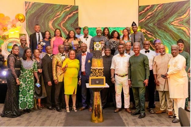 Command Ipaja 1988 alumni celebrate 35-year anniversary Command Secondary School 1988 alumni dubbed the 'Class of Eagles' celebrated their 35-year anniversary