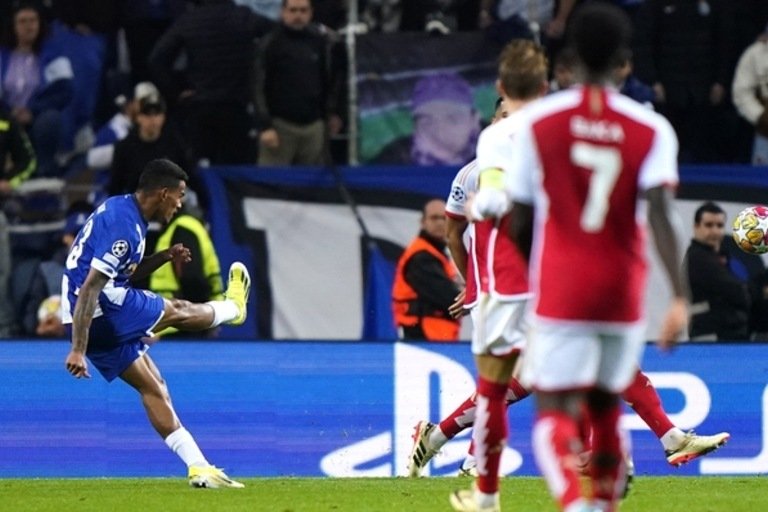 Galeno struck late to win it for Porto against a lacklustre Arsenal side