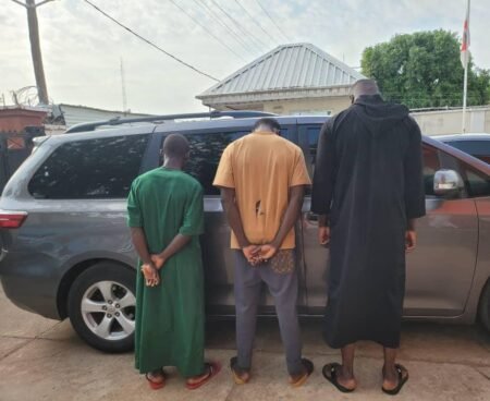 EFCC arrests three brothers for internet fraud