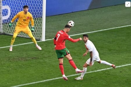 Portugal cruise past Turkey to reach last 16 Portugal cruise past Turkey to reach last 16