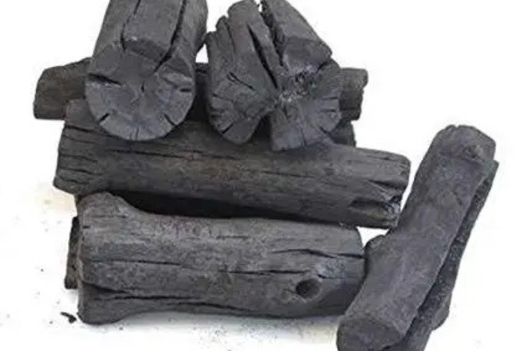 Nigerians turn to charcoal as kerosene sells for N1,600/litre Nigeria losing 1.5m trees daily to booming charcoal trade