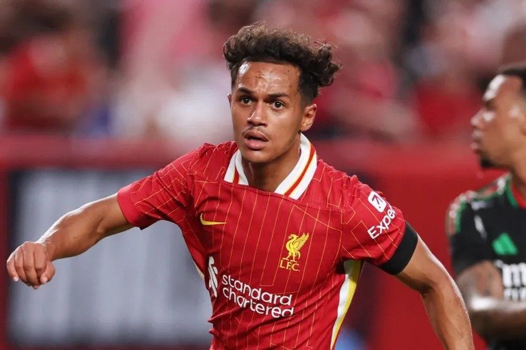 Fabio Carvalho signs five-year deal at Brentford Brentford sign Liverpool winger Fabio Carvalho for £27.5m