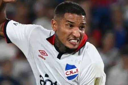 Uruguayan defender Juan Izquierdo dies after collapse during match Nacional defender Juan Izquierdo dies after collapse during match