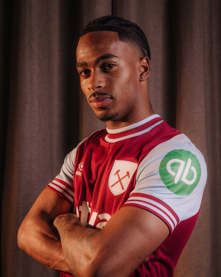 West Ham sign Dutch forward Summerville for £25m West Ham sign Dutch sensation Summerville from Leeds in £25m deal