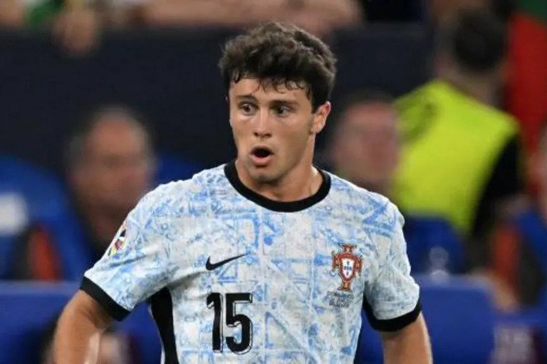 PSG sign 19-year-old Joao Neves from Benfica PSG sign Joao Neves from Benfica