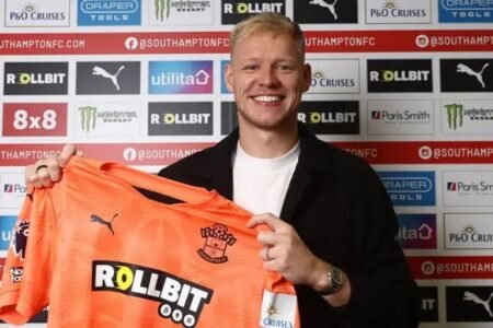 Southampton sign Aaron Ramsdale in four-year deal