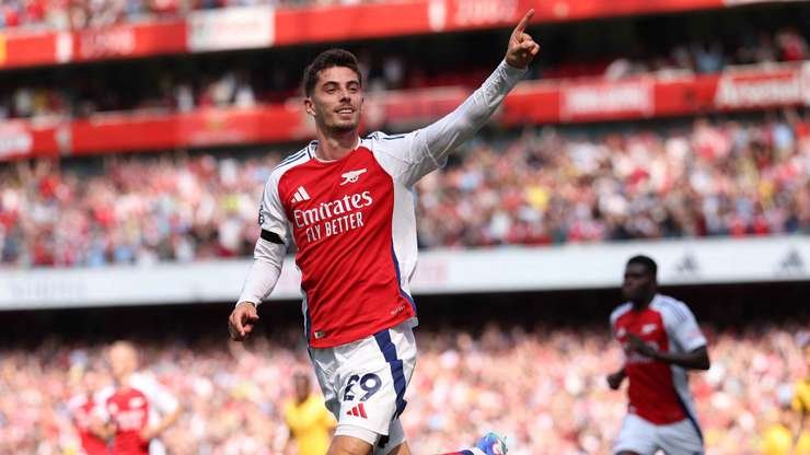 Arsenal open Premier League campaign with 2-0 victory over Wolves at Emirates Arsenal beat Wolves 2-0 in Premier League opener