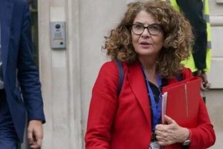 UK: Police minister’s purse stolen at conference