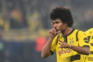 Barcelona has submitted a bid to Borussia Dortmund for winger Karim Adeyemi, transfer journalists Fabrizio Romano and Gerard Romero have reported.