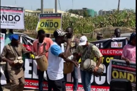 Youths storm INEC HQ over REC removal ahead of Ondo guber poll